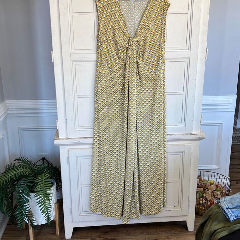 Bucket List size medium sleeveless wide leg jumpsuit